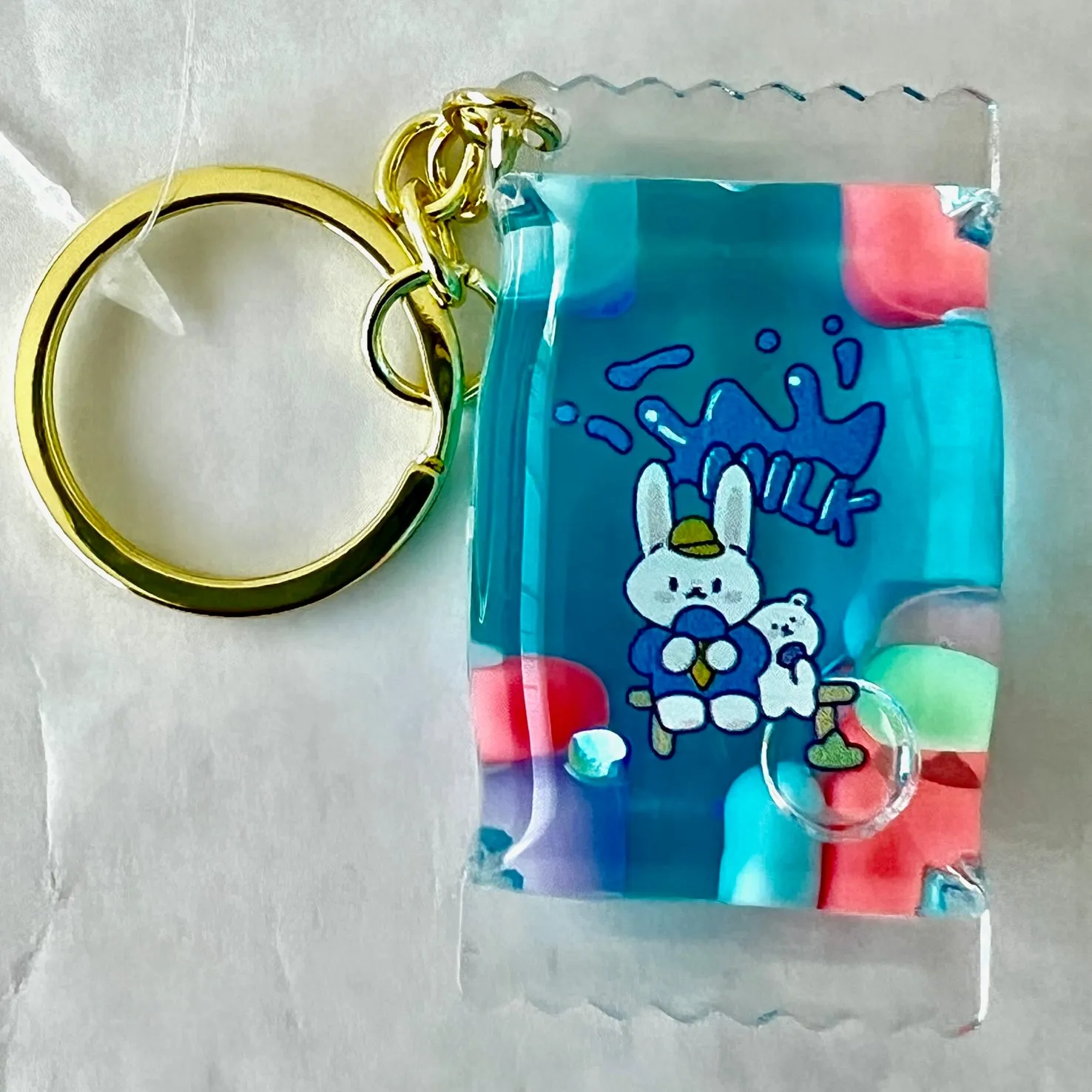 12112 BUNNY CANDY FLOATY KEY CHARM-12