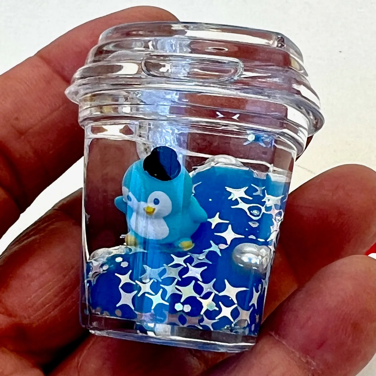 12122 PENGUIN FLOATY KEY CHARM-12