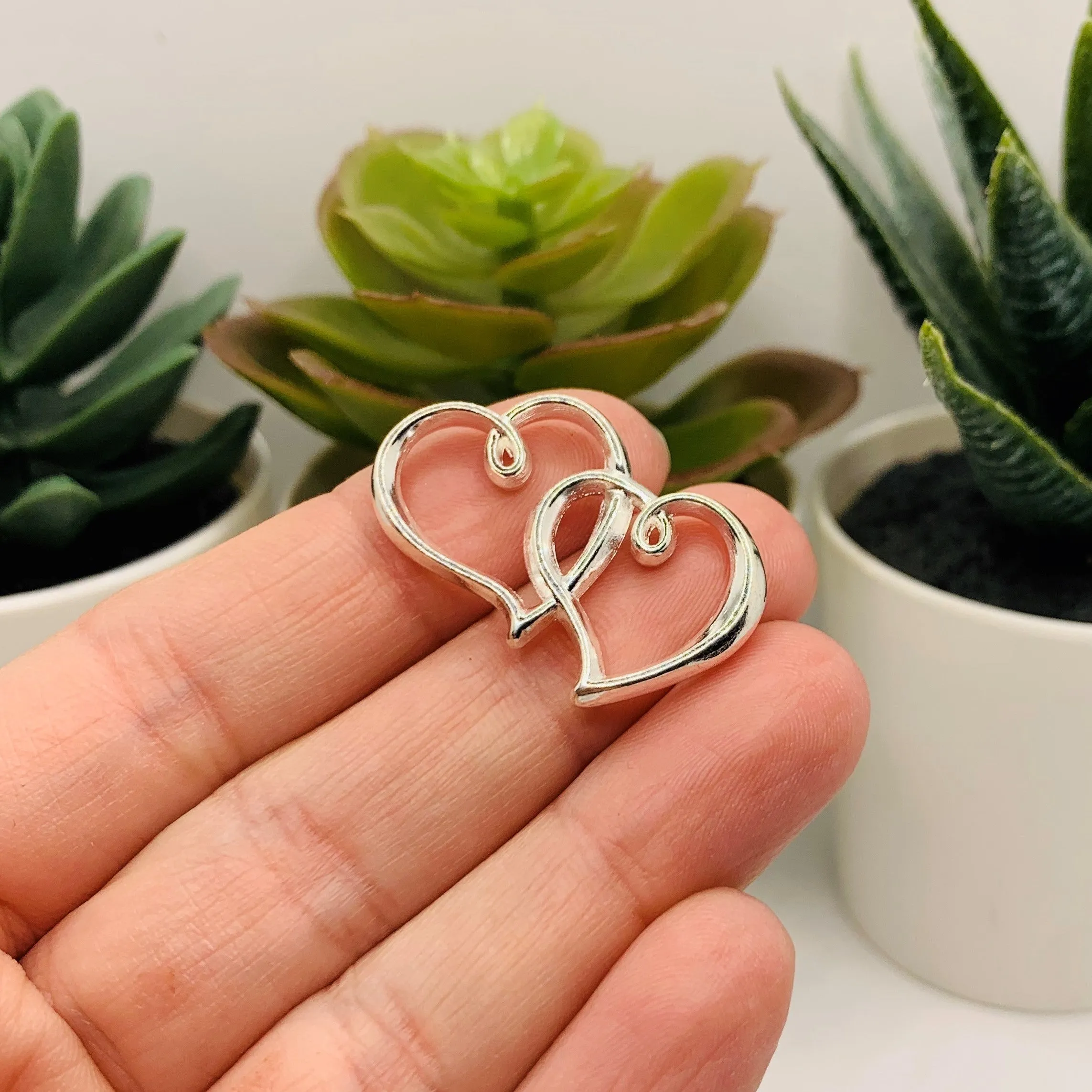 4, 20 or 50 pieces: Double Heart Connector Charms