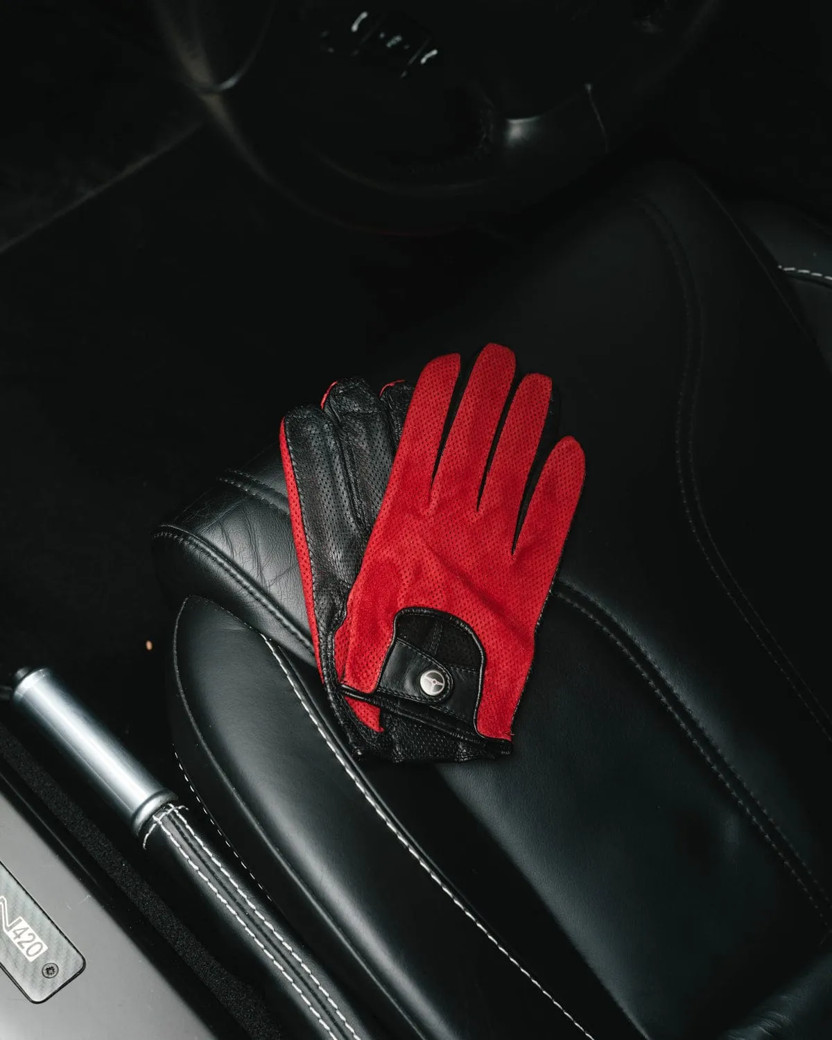 BAD ONE - Perforated Suede Driving Gloves - Red/Black