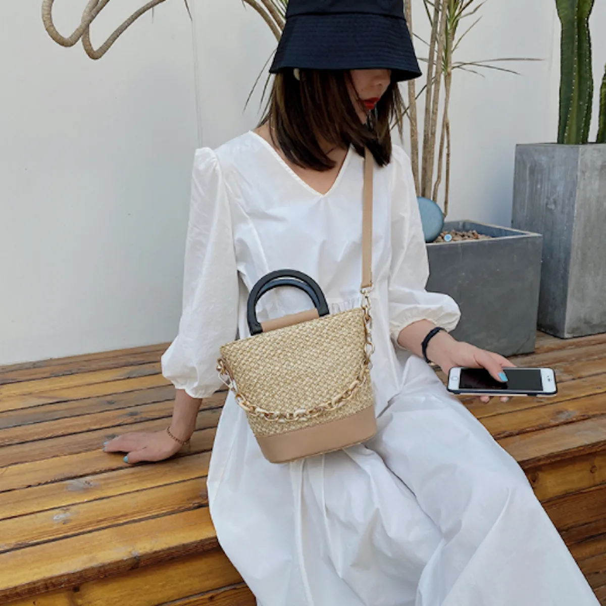 Summer Crossbody Straw Bag With Chains Details